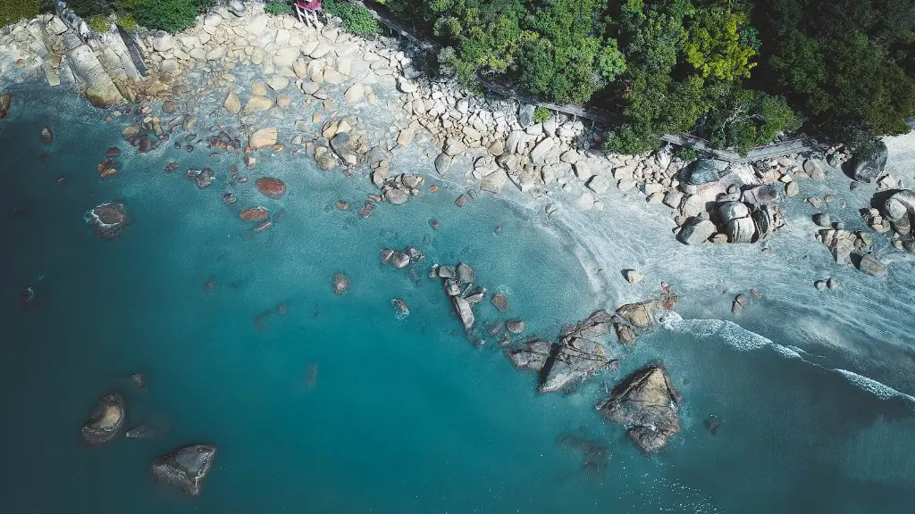 Does the black sea touch the euphates?