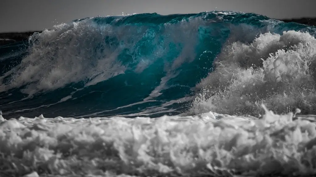 Does the red sea have trenches?